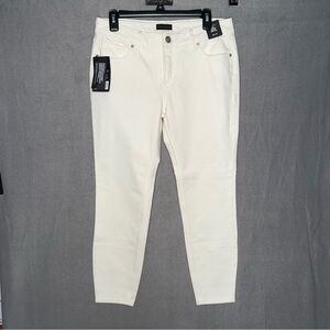 NWT Silver Jeans Co. Off-White Curvy Mid Rise Denim 29 -‎ 27